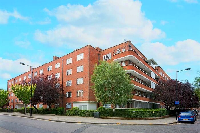 2 Bedroom Flat To Rent In Lordship Road, London, N16