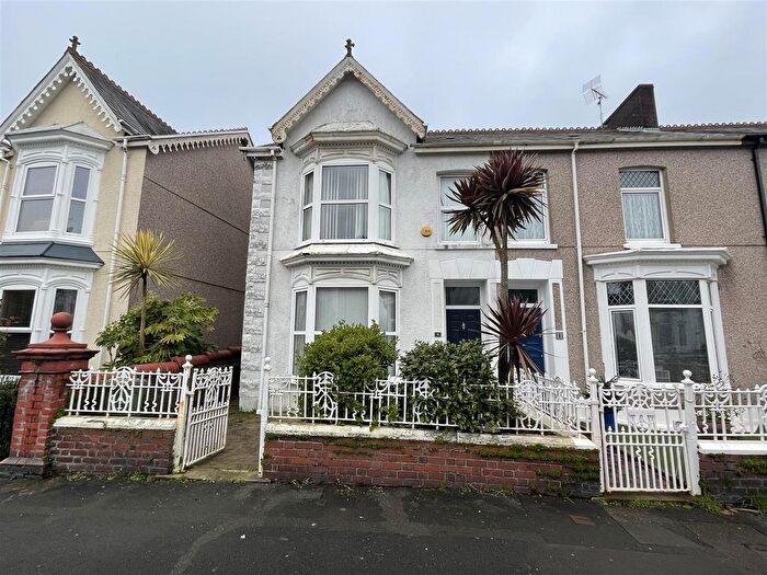 3 Bedroom End Terrace House For Sale In Glenalla Road, Llanelli, SA15