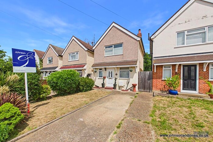 3 Bedroom Detached House For Sale In Bourneside Road, Addlestone, KT15