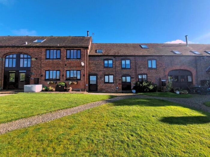 1 Bedroom Flat To Rent In Lower Hill Farm, Pound Lane, B32