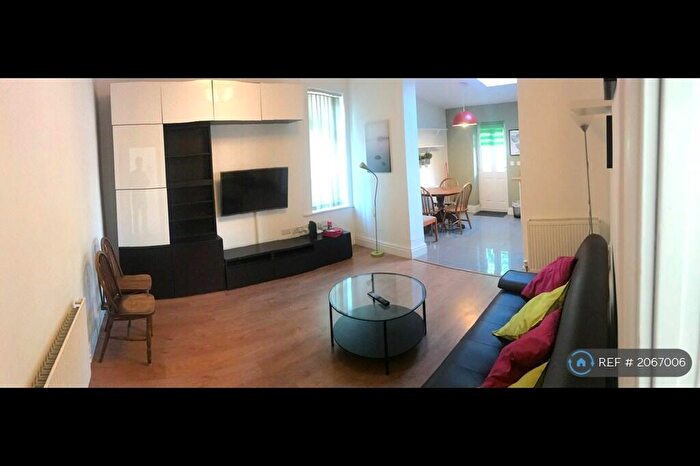 4 Bedroom End Of Terrace House To Rent In Yew Tree Road, Manchester, M20