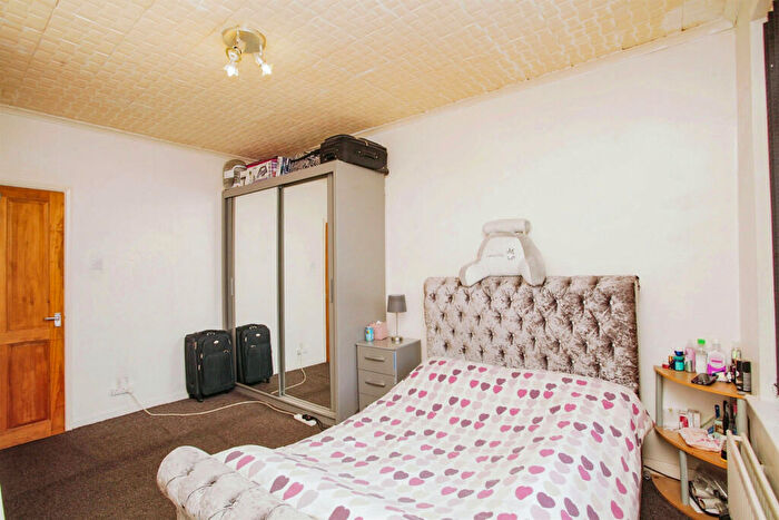 3 Bedroom End Of Terrace House For Sale In Clarence Road, Rugby, CV21