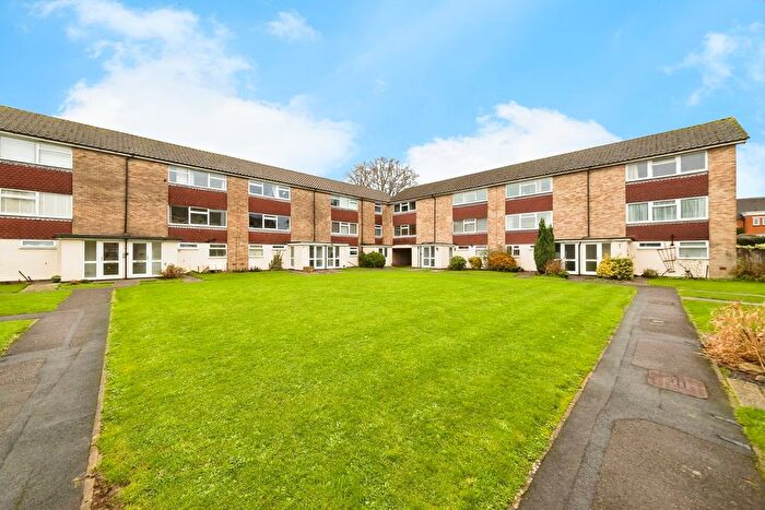 1 Bedroom Flat For Sale In York Close, Horsham, RH13