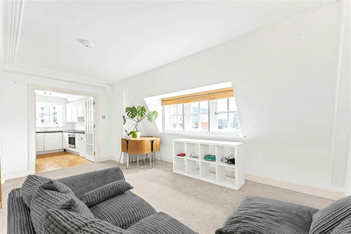 2 Bedroom Apartment To Rent In City Road, London, EC1V