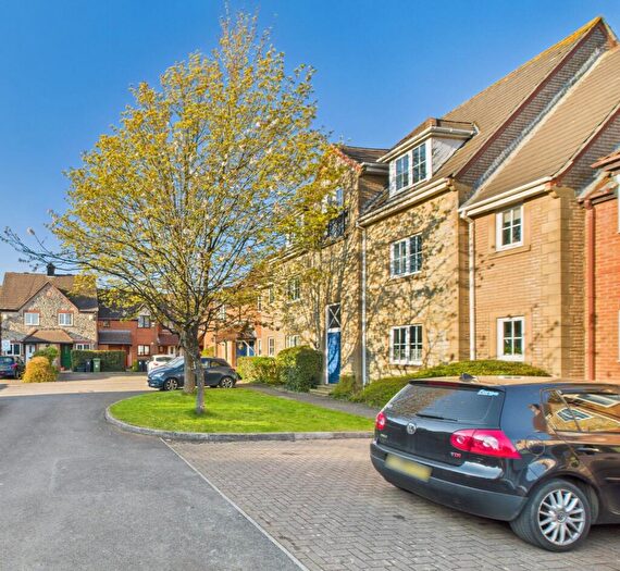 1 Bedroom Apartment For Sale In Hay Leaze, Yate, Bristol, BS37