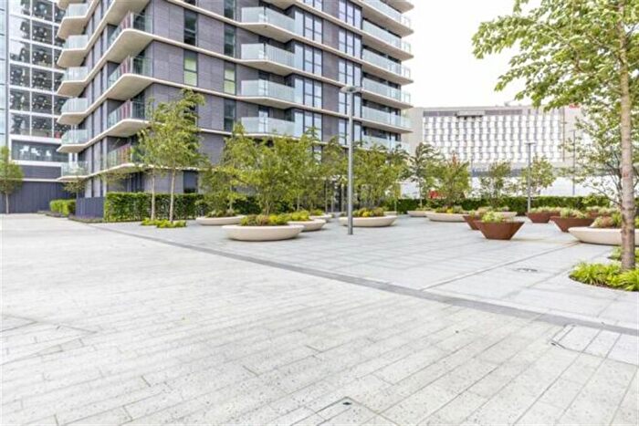 1 Bedroom Flat For Sale In Cassia Point, Glasshouse Gardens, Stratford, London, E20