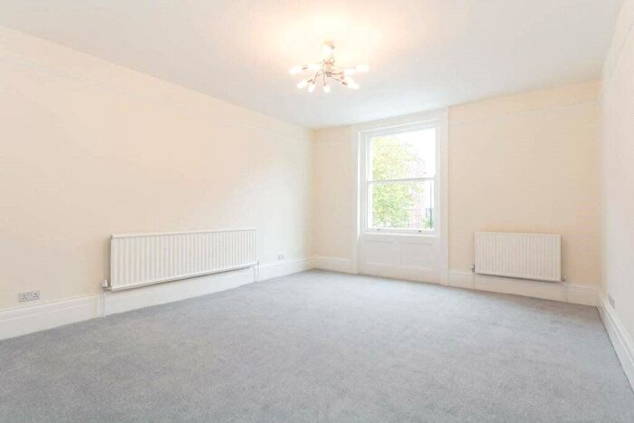4 Bedroom Flat To Rent In Finchley Road, St Johns Wood, London, NW8