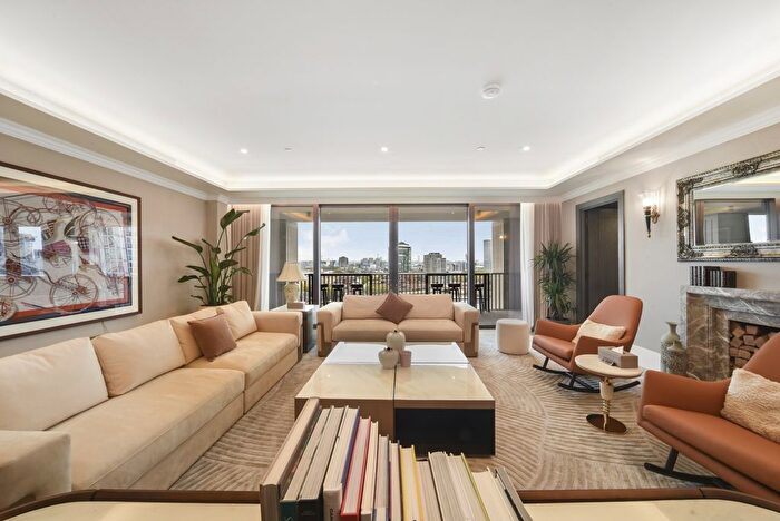 6 Bedroom Flat To Rent In Oak Lane, London, SW8