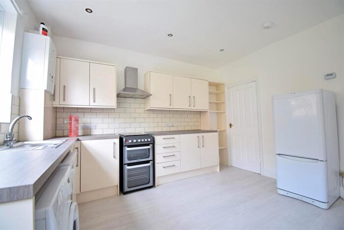 3 Bedroom Terraced House To Rent In Tasker Road, Sheffield, S10
