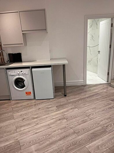 Studio To Rent In Alfred Road, London, W3