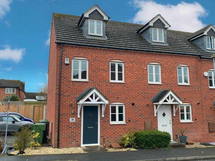 3 Bedroom Terraced House To Rent In Chestnut Drive, Hagley, DY9