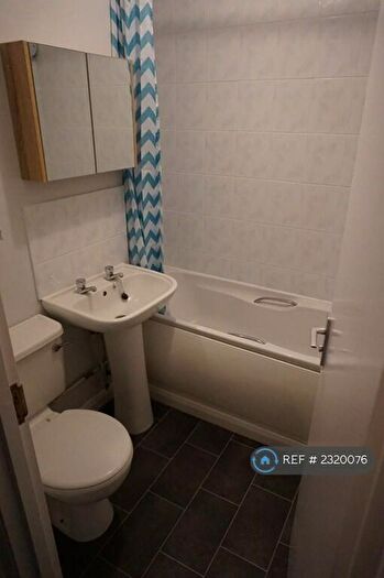 1 Bedroom Flat To Rent In Castle Court, Lewes, BN7