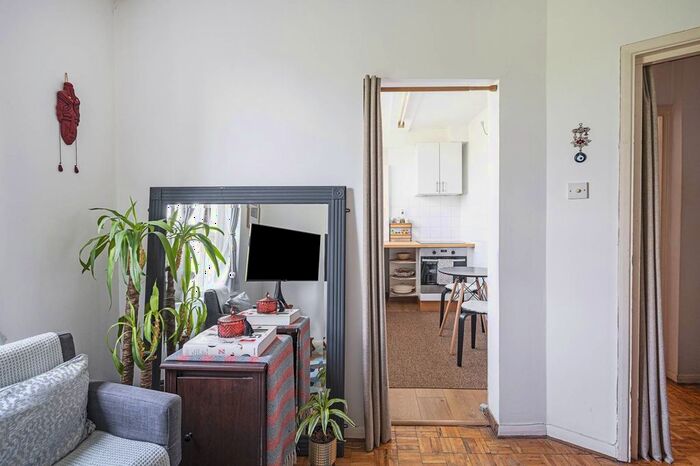 1 Bedroom Flat To Rent In Wilmot Street, Bethnal Green, London, E2