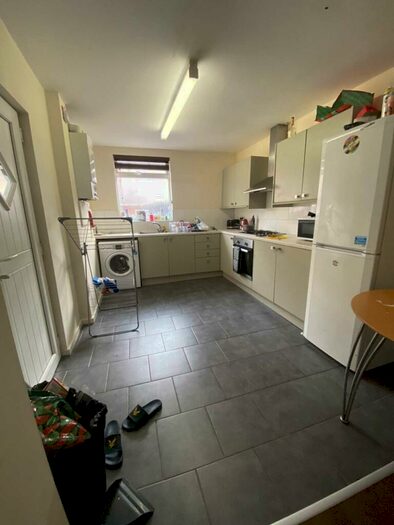 4 Bedroom Terraced House To Rent In Moseley Road, Fallowfield, M14
