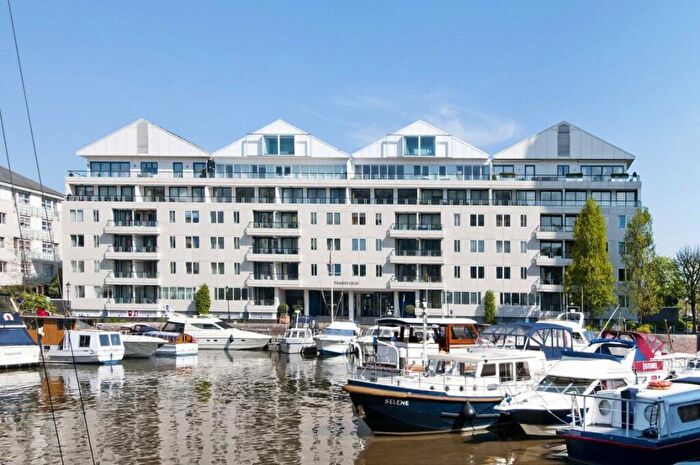 3 Bedroom Flat To Rent In Thames Quay, Chelsea Harbour, SW10