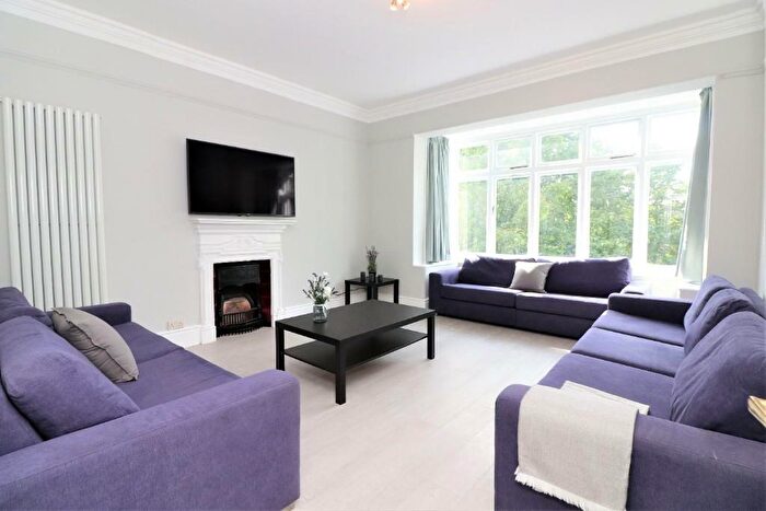 7 Bedroom House To Rent In Portswood Park, SO17