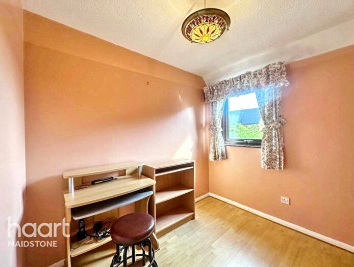 4 Bedroom Semi-Detached House For Sale In Green Lane, West Malling, ME19