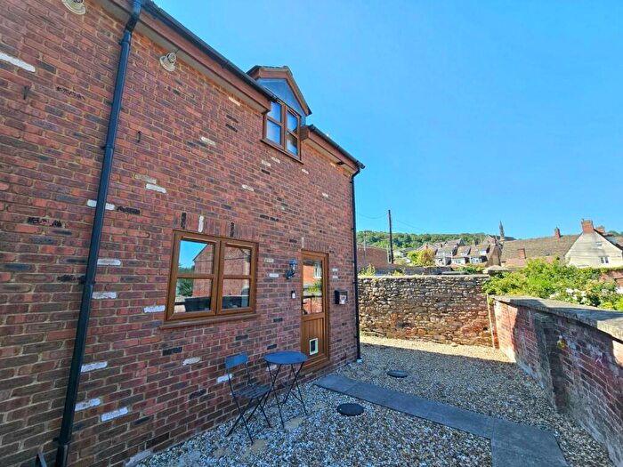 1 Bedroom House To Rent In Long Street, Wotton-Under-Edge, GL12
