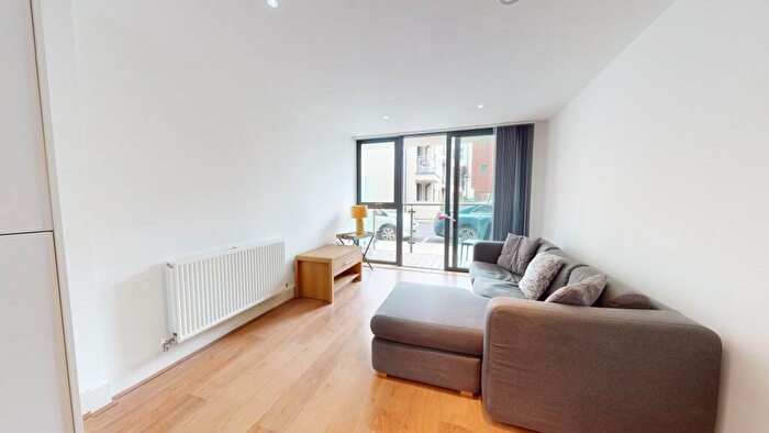 2 Bedroom Flat To Rent In Dyke Road, Brighton, BN1