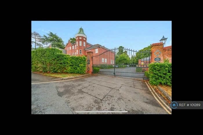 2 Bedroom Flat To Rent In Pengilly House, Guildford, GU1