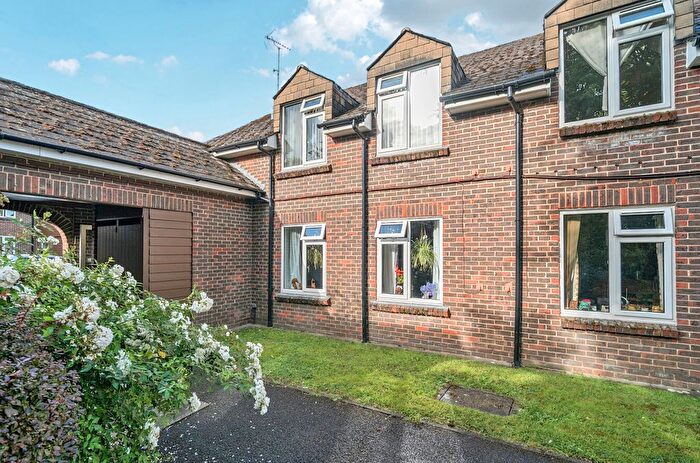 2 Bedroom Flat For Sale In Thornton End, Holybourne, Alton, Hampshire, GU34
