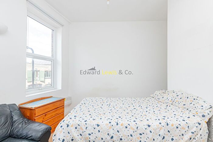 Studio To Rent In Rowhill Road, London, E5