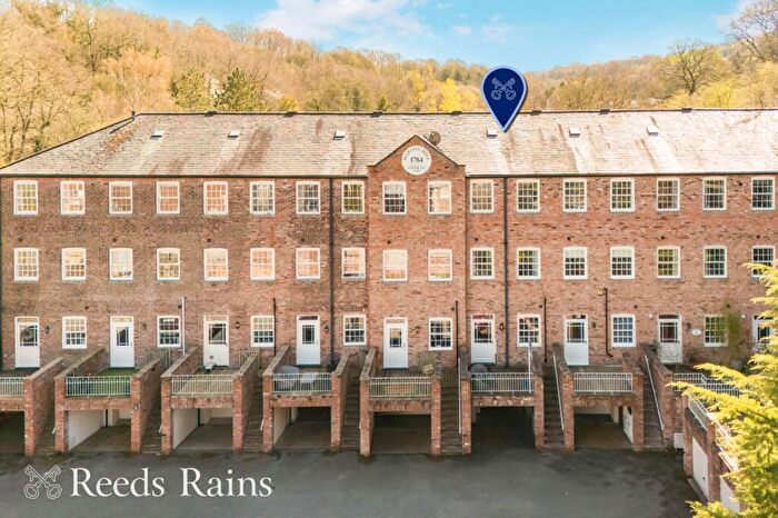 4 Bedroom Terraced House For Sale In Wards Lane, Congleton, Cheshire, CW12