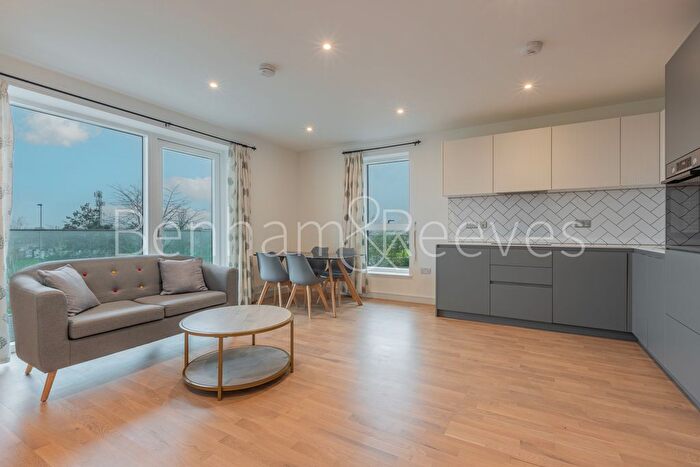 2 Bedroom Flat To Rent In Accolade Avenue, Southall, UB1