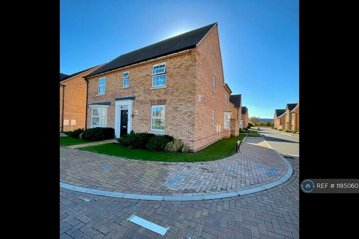 4 Bedroom Detached House To Rent In Montague Crescent, Brooklands, Milton Keynes, MK10