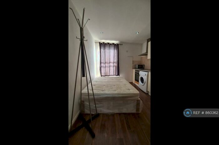 Studio To Rent In Pier Road, London, E16