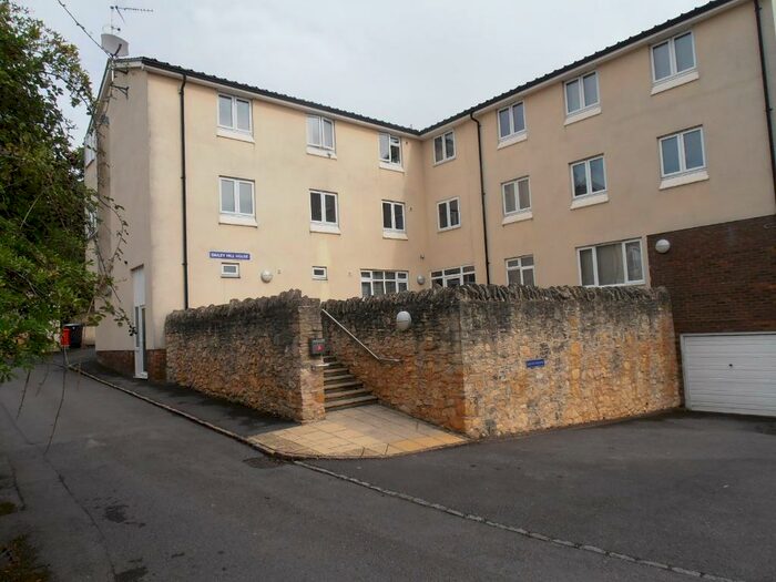 2 Bedroom Flat To Rent In Dailey Hill House, Moorland Close, Witney, Oxon, OX28