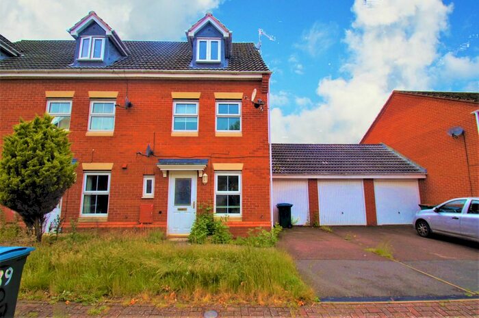4 Bedroom Semi-Detached House To Rent In Firedrake Croft, Stoke, Coventry CV1