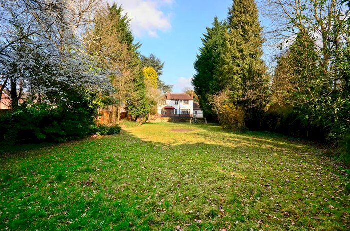 4 Bedroom Detached House To Rent In Bourne End Road, Northwood, HA6