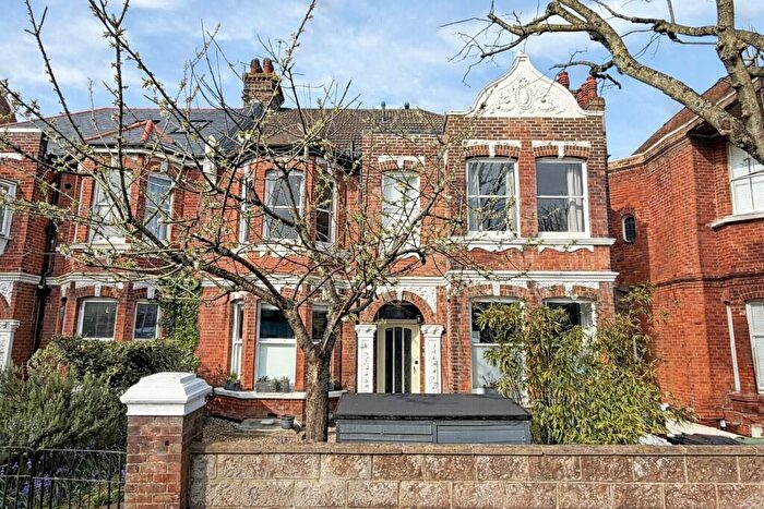 2 Bedroom Flat For Sale In Beaconsfield Villas -, BN1