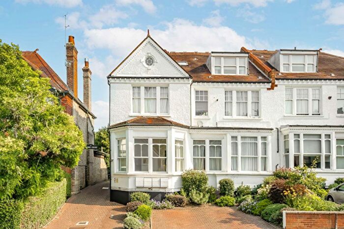 3 Bedroom Flat To Rent In St. Mary's Avenue, Finchley, N3