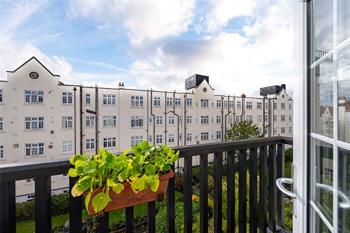 2 Bedroom Flat For Sale In Clifton Court, Northwick Terrace, St John's Wood, London, NW8