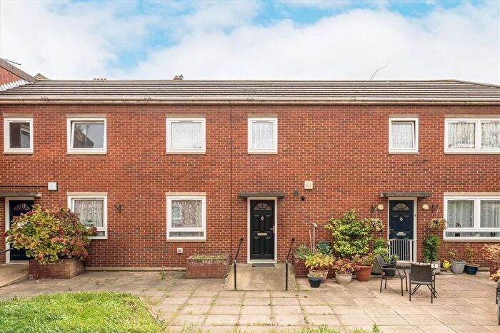 1 Bedroom Flat For Sale In Azof Street, Greenwich, SE10