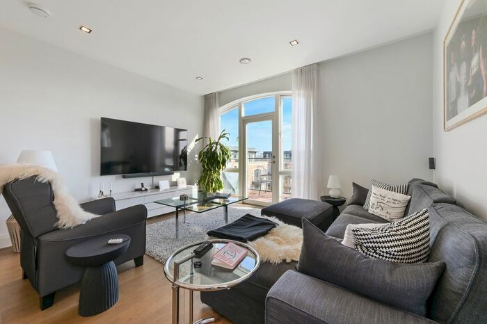 2 Bedroom Flat To Rent In Palladian Gardens, London, W4