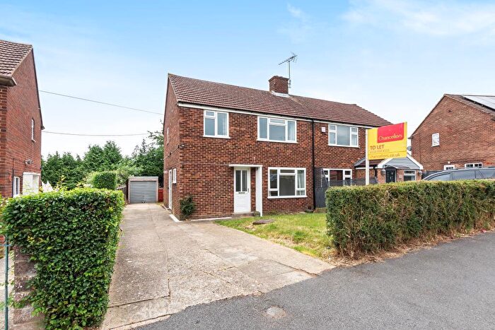 3 Bedroom Semi Detached House For Sale In Tilehurst, Berkshire, RG30