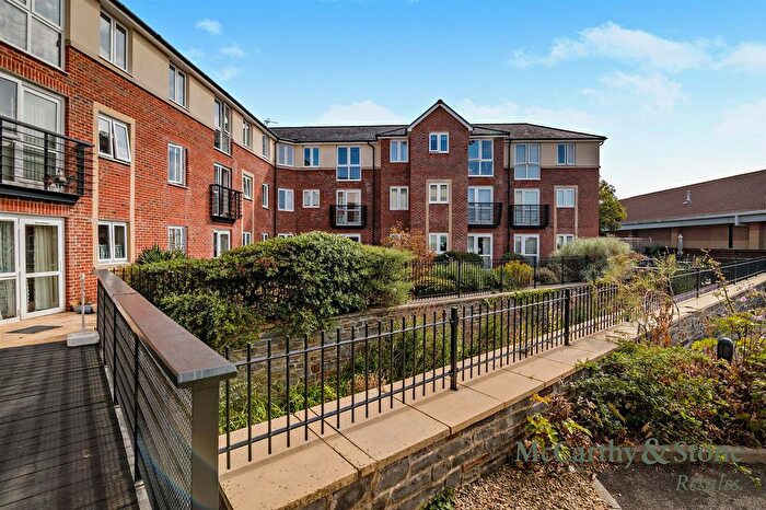 1 Bedroom Flat For Sale In Coleridge Court, Clevedon, BS21