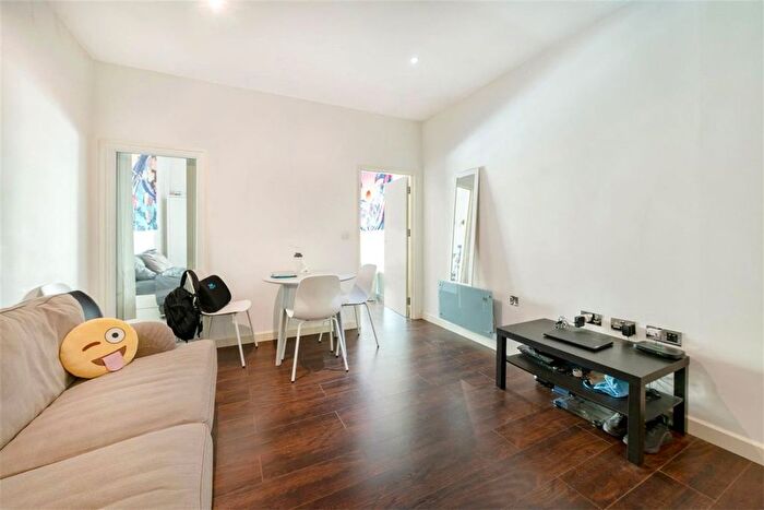 1 Bedroom Flat To Rent In North End Road, London, SW6