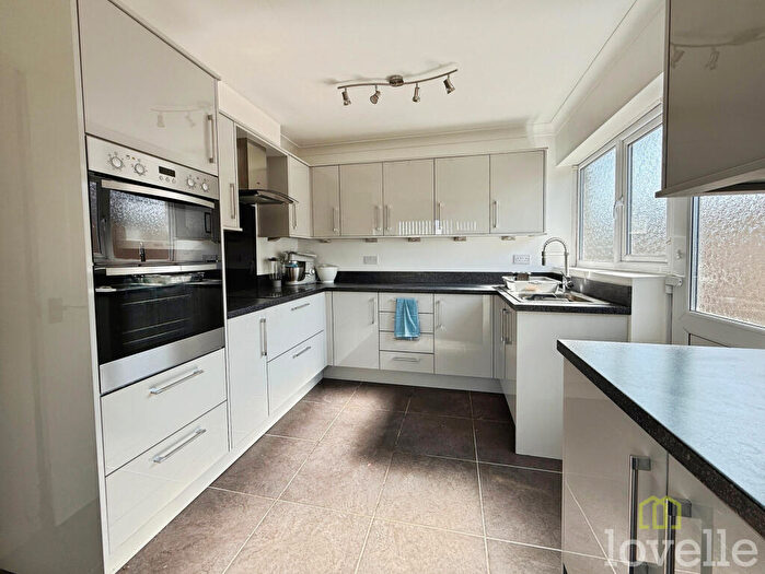 3 Bedroom Bungalow For Sale In Waverley Avenue, Lincoln, LN6