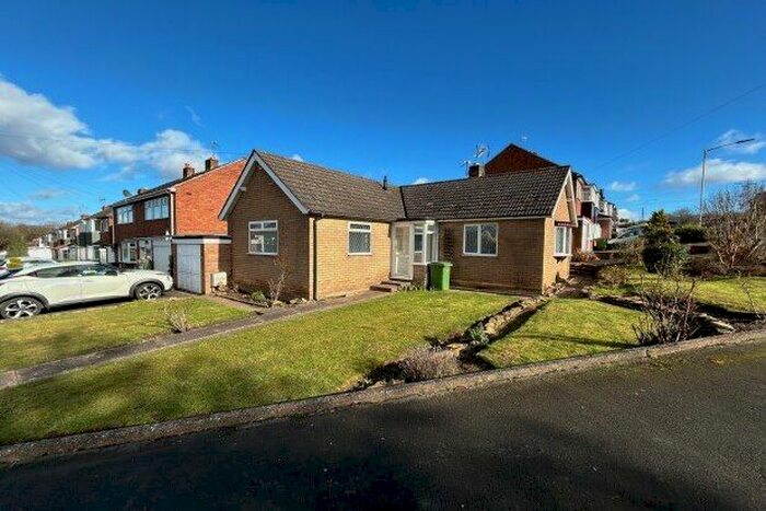 2 Bedroom Bungalow To Rent In Lansdowne Road, Halesowen, B62