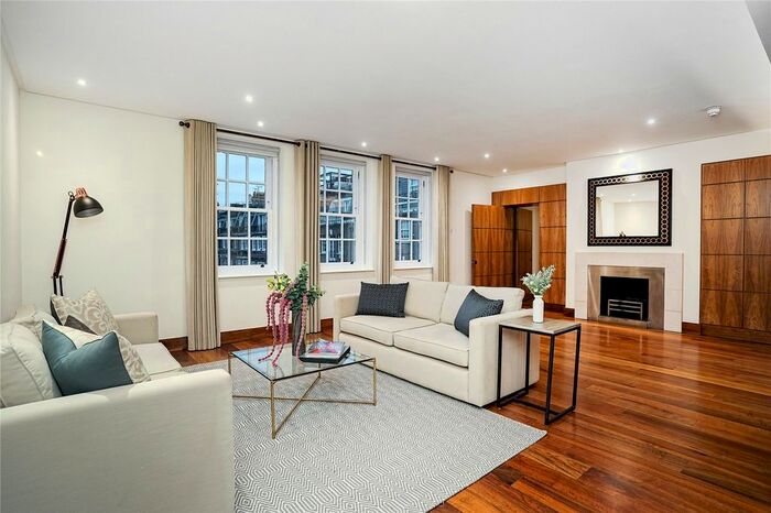 3 Bedroom Flat To Rent In Park Street, Mayfair, London, W1K