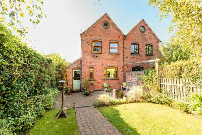 3 Bedroom Cottage For Sale In Daisy Cottage, Worcester Road, Shenstone, Kidderminster, DY10