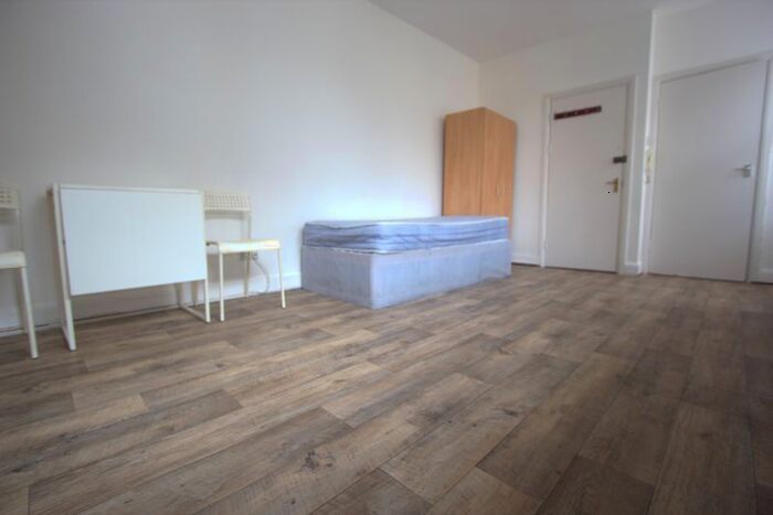 Studio To Rent In Myddleton Road, London, N22