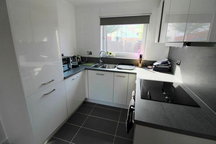 1 Bedroom Flat To Rent In The Micro Centre, Gillette Way, Reading, RG2