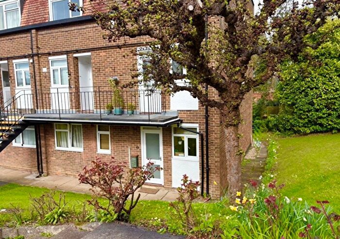 2 Bedroom Property For Sale In Knotts Place, Sevenoaks, TN13