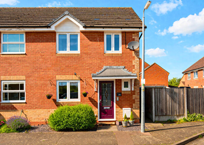 3 Bedroom Semi Detached House For Sale In Chandlers Close, Marston Moretaine, Bedford, MK43