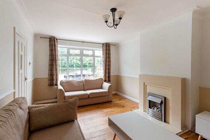 4 Bedroom House To Rent In Shooters Hill London, SE18